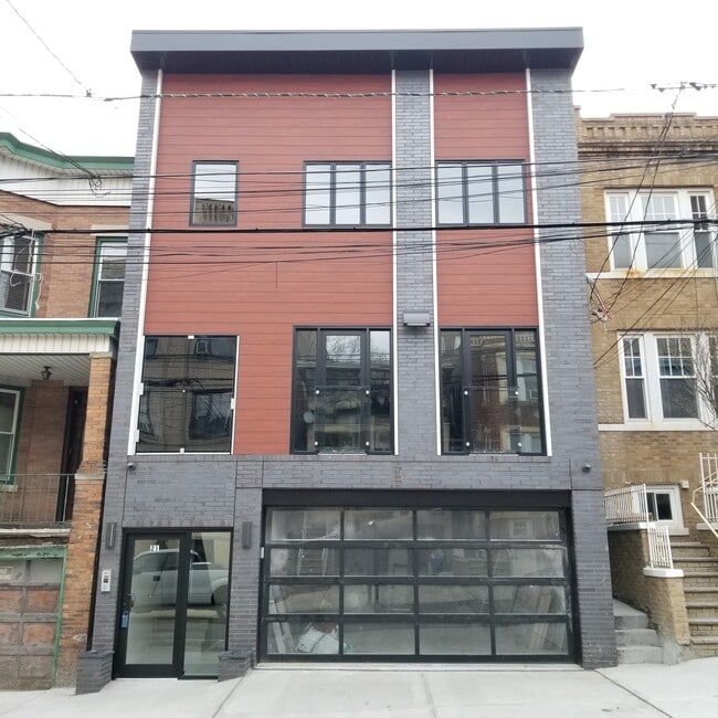 21 65th St, Unit 1