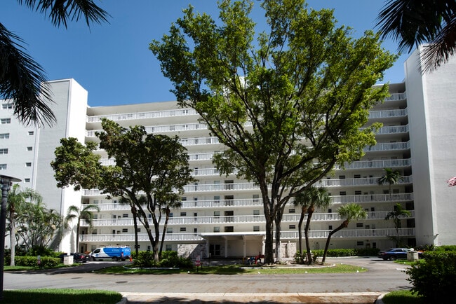 2555 NE 11th St, Unit Horizon House in Fort Lauderdale, FL - Foto de edificio - Building Photo