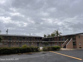 1715 Dixon Blvd in Cocoa, FL - Building Photo