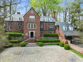 4318 Glenview Ave in Glenview, KY - Building Photo
