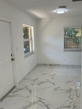 5962 NW 19th St in Lauderhill, FL - Building Photo - Building Photo