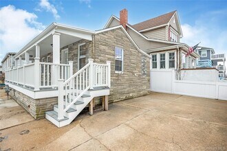 195 Oceanview Ave in Long Beach, NY - Building Photo - Building Photo