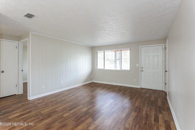 9572 Spottswood Rd W in Jacksonville, FL - Building Photo - Building Photo