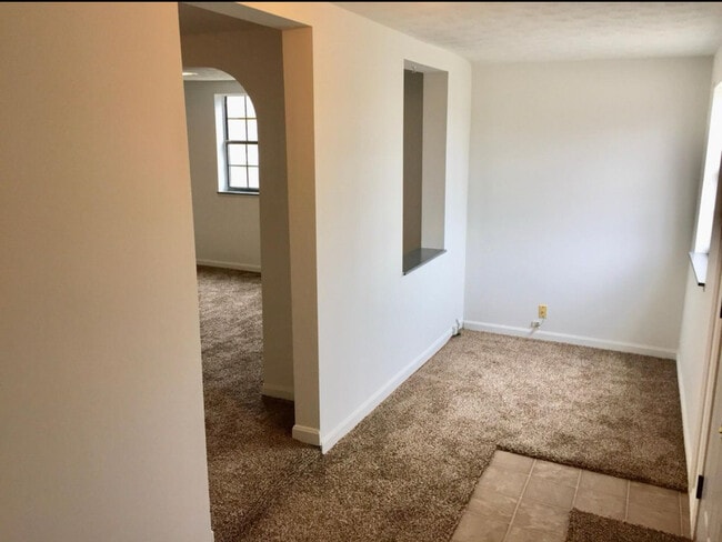 8993 Pippin Rd in Cincinnati, OH - Building Photo - Building Photo