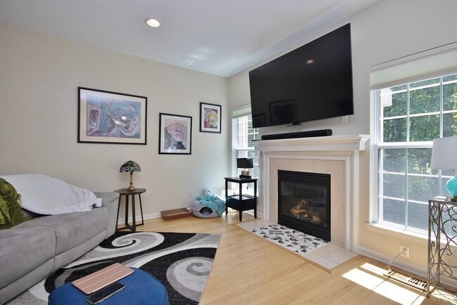 property at 836 Huntington Dr