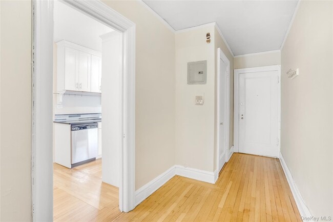 87 N Broadway in White Plains, NY - Building Photo - Building Photo