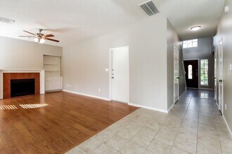 1207 Chesterwood Dr in Pearland, TX - Building Photo - Building Photo