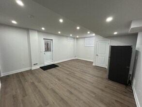 108 Sora Gate in Oakville, ON - Building Photo - Building Photo