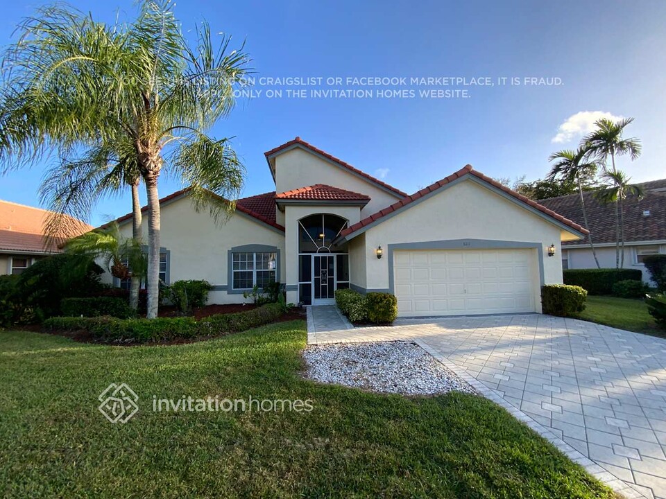 6111 Hook Ln in Boynton Beach, FL - Building Photo