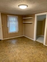 72 Hoover St, Unit #2 2nd floor in Leominster, MA - Building Photo - Building Photo