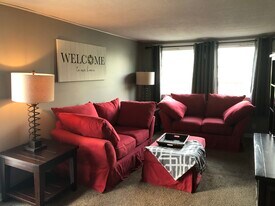 421 N Walnut St, Unit upstairs Apartment in St. Marys, OH - Building Photo