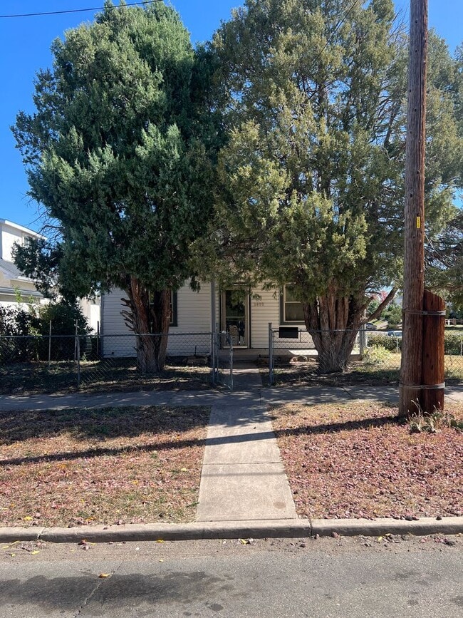property at 1400 San Juan St