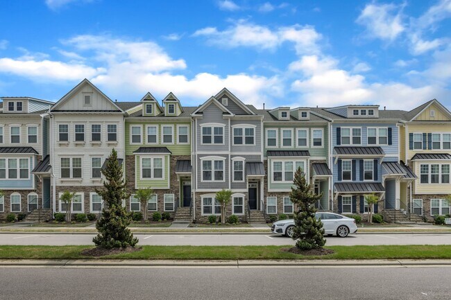 558 Grand Central Sta in Apex, NC - Building Photo - Building Photo
