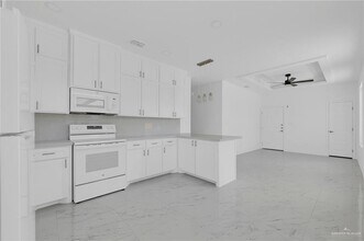2000 E 1st St in Mission, TX - Building Photo - Building Photo
