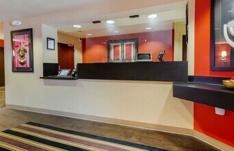 Furnished Studio-Ramsey - Upper Saddle River in Ramsey, NJ - Foto de edificio - Building Photo