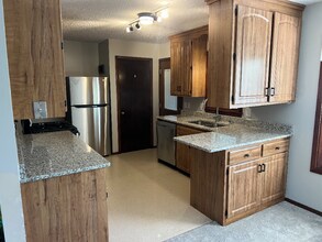 7909 66th Ave N in Minneapolis, MN - Building Photo - Building Photo