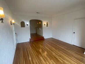 642 1/2 Maltman Ave in Los Angeles, CA - Building Photo - Building Photo