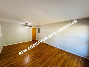 10406 Hobkirk Dr in St. Louis, MO - Building Photo - Building Photo