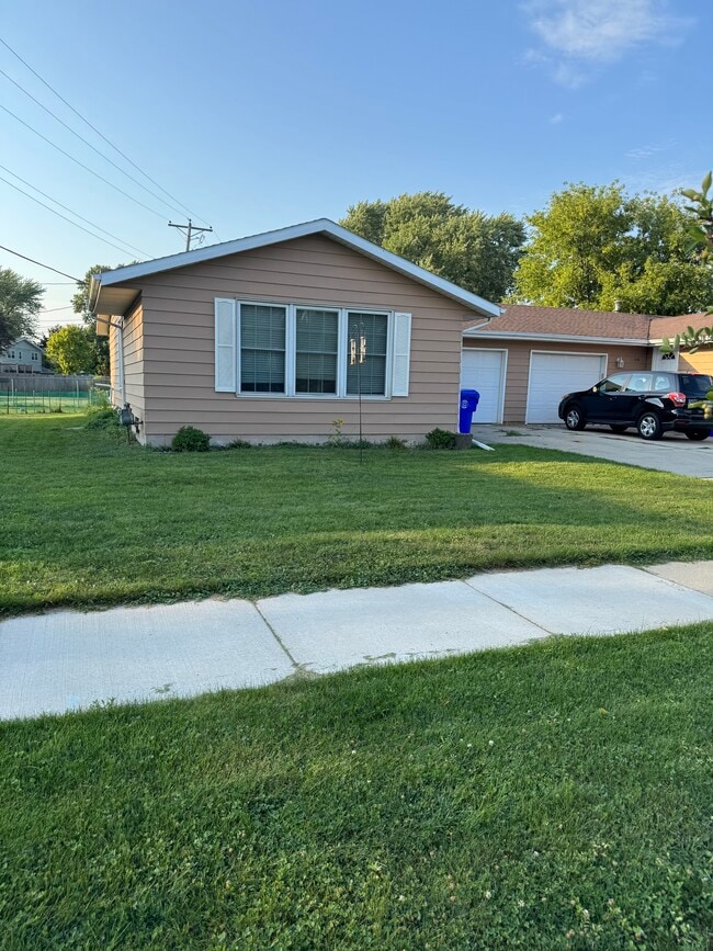 property at 3114 E Newberry St