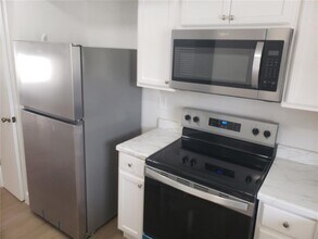 14027 Village View Dr in Tampa, FL - Building Photo - Building Photo