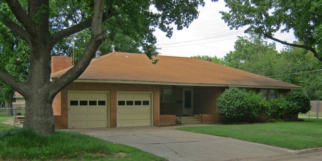 property at 1201 Cruce St