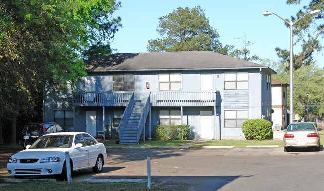 306 White Dr in Tallahassee, FL - Foto de edificio - Building Photo