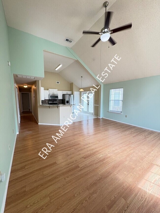 3005 Yorktown Cir in Fort Walton Beach, FL - Building Photo - Building Photo