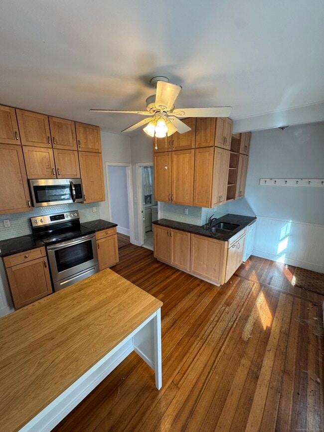 73 Lawrence St in New Haven, CT - Building Photo - Building Photo