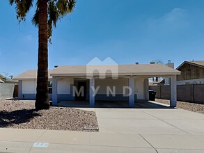 227 W Kerry Ln in Phoenix, AZ - Building Photo - Building Photo