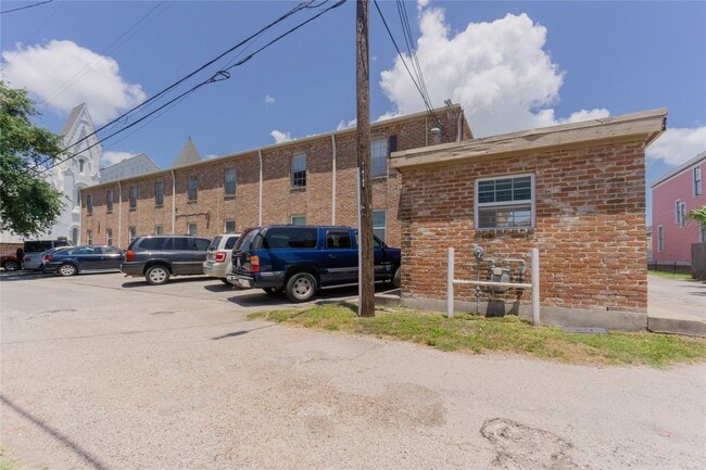 property at 600 19th St