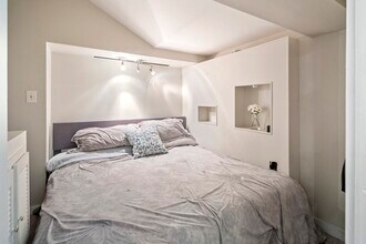 244 Beacon St, Unit 1C in Boston, MA - Building Photo - Building Photo