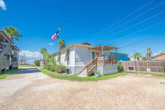 1600 S Station St in Port Aransas, TX - Building Photo - Building Photo