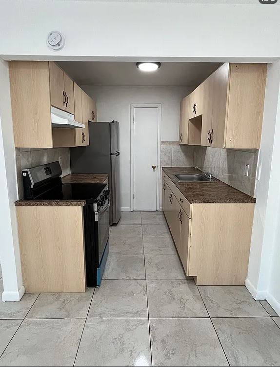 property at 1333 S Dixie Hwy