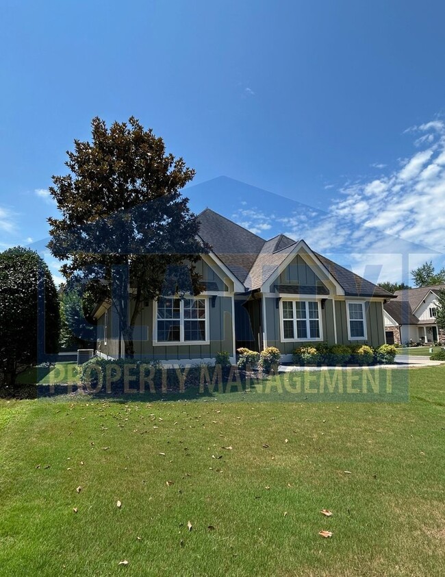 property at 766 Abby Glen Dr NE
