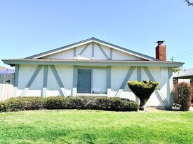 604 N 4th St in Lompoc, CA - Building Photo