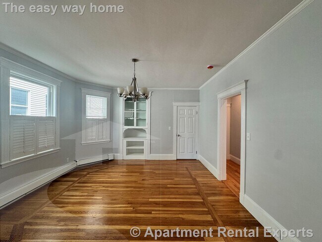 136 Sharon St in Medford, MA - Building Photo - Building Photo