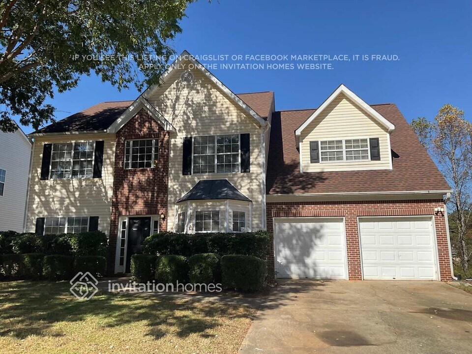 1357 Hillandale Rd in Lawrenceville, GA - Foto de edificio