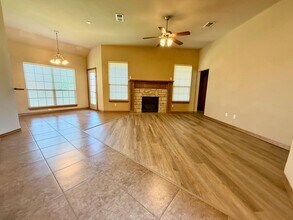 1101 Glen Eagles Ct in Norman, OK - Building Photo - Building Photo