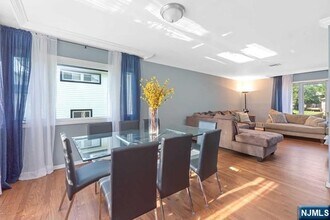 38 Berwyn Pl in Fair Lawn, NJ - Building Photo - Building Photo