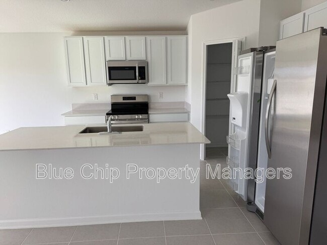 2295 Green Valley St in Daytona Beach, FL - Building Photo - Building Photo