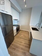 430-3430 Square One Dr in Mississauga, ON - Building Photo - Building Photo