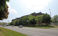 Warren Court Apartments in Toronto, ON - Building Photo - Building Photo