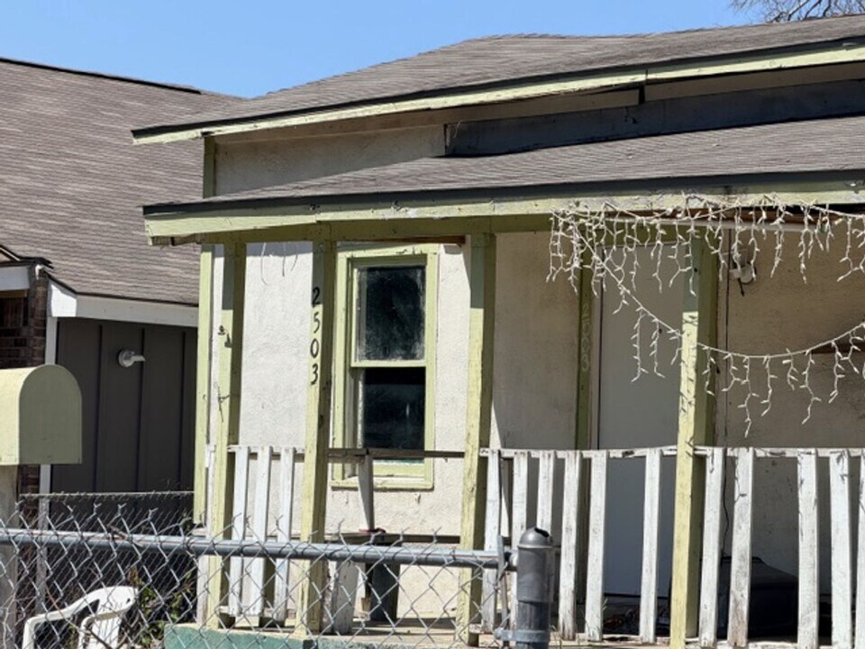 2503 Arbor Pl in San Antonio, TX - Building Photo