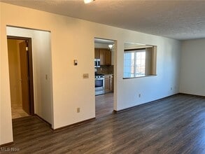 754 Tollis Pkwy in Broadview Heights, OH - Building Photo - Building Photo