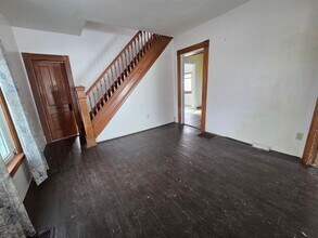 213 W 11th St in Ashland, OH - Building Photo - Building Photo