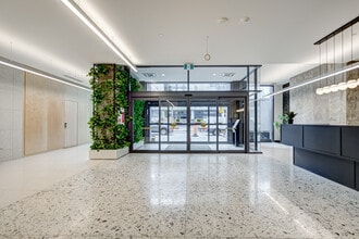 Appartements Dorchester in Montréal, QC - Building Photo - Building Photo