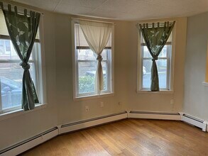184 Colburn St in Dedham, MA - Building Photo - Building Photo