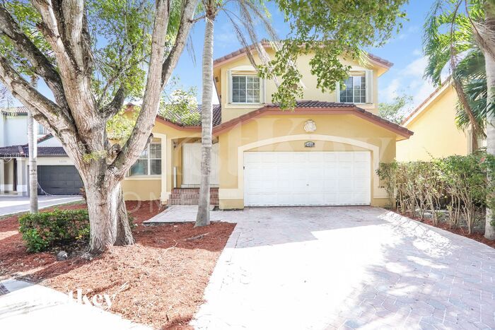 12324 SW 143rd Ln in Miami, FL - Building Photo