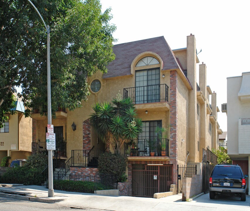 818 N Alfred St in West Hollywood, CA - Building Photo