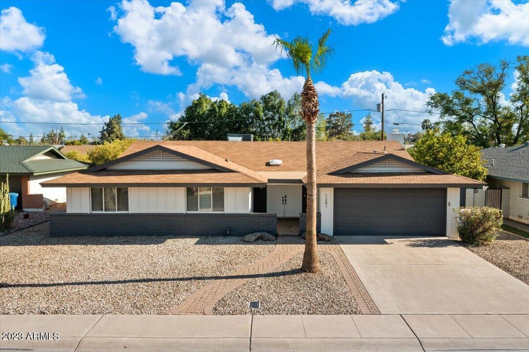 1201 E Wesleyan Dr in Tempe, AZ - Foto de edificio